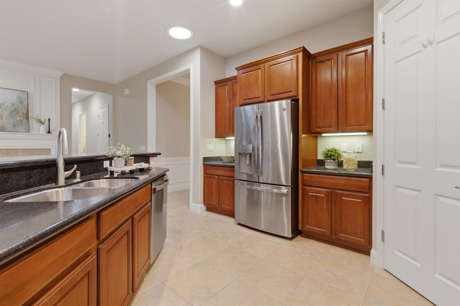 2499 Appleleaf Ln, Manteca, CA 95336