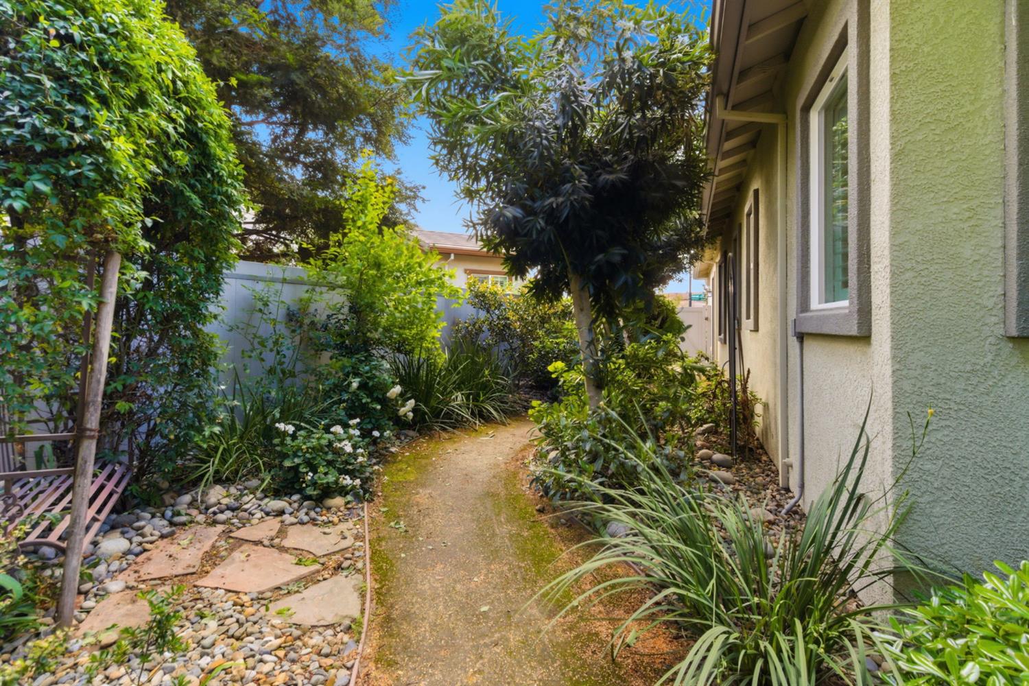 2499 Appleleaf Ln, Manteca, CA 95336