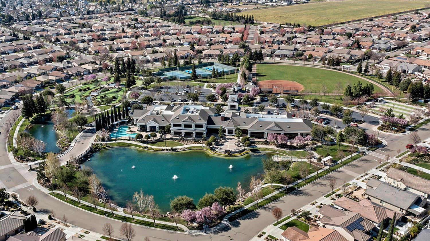 2499 Appleleaf Ln, Manteca, CA 95336