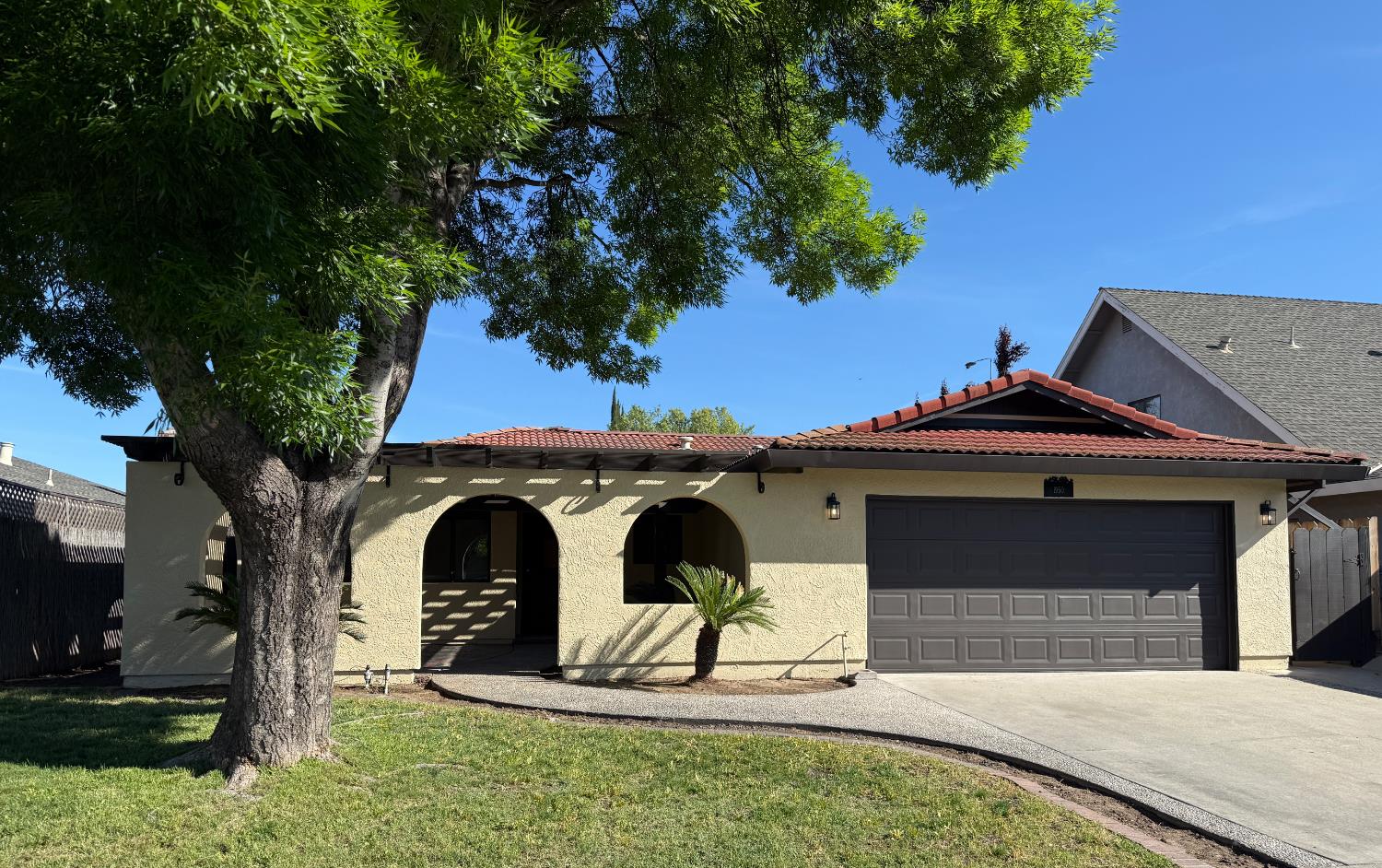1950 Blue Spruce Dr, Oakdale, CA 95361