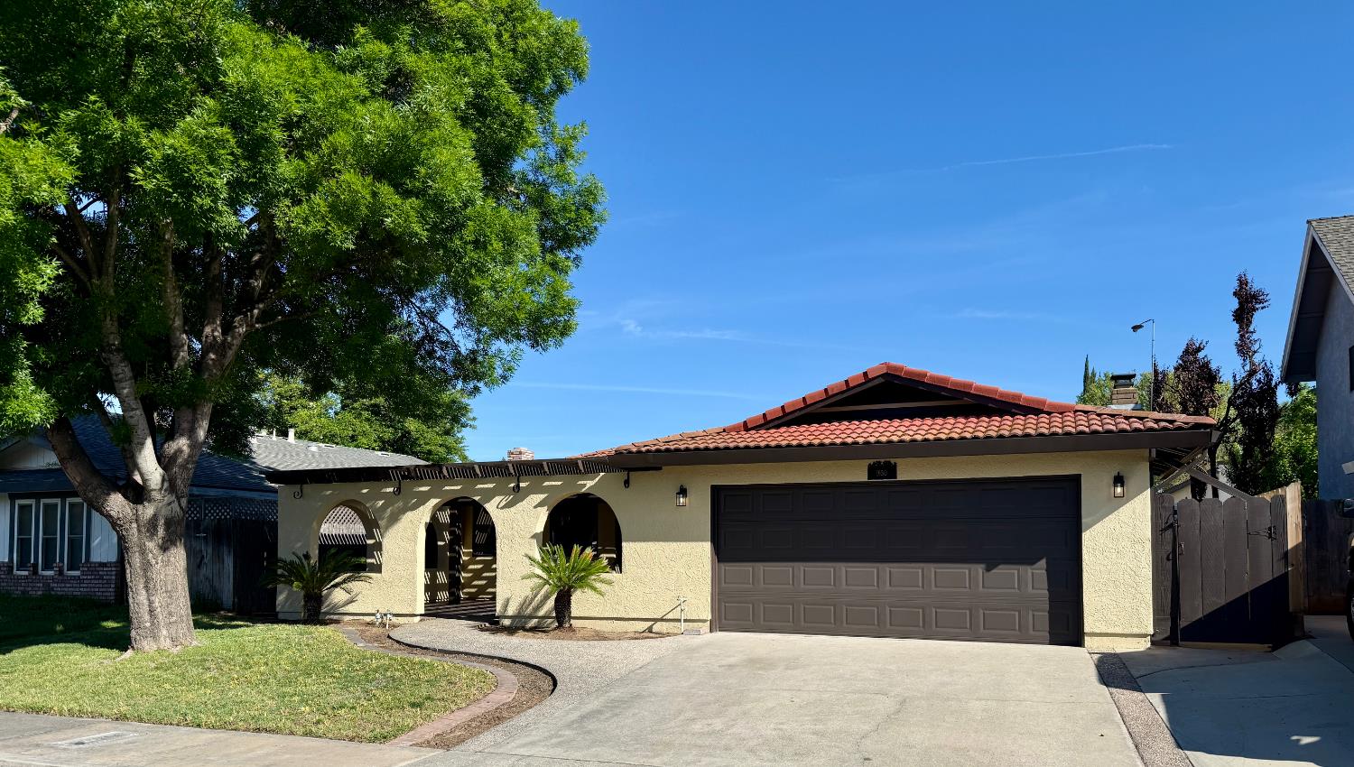 1950 Blue Spruce Dr, Oakdale, CA 95361