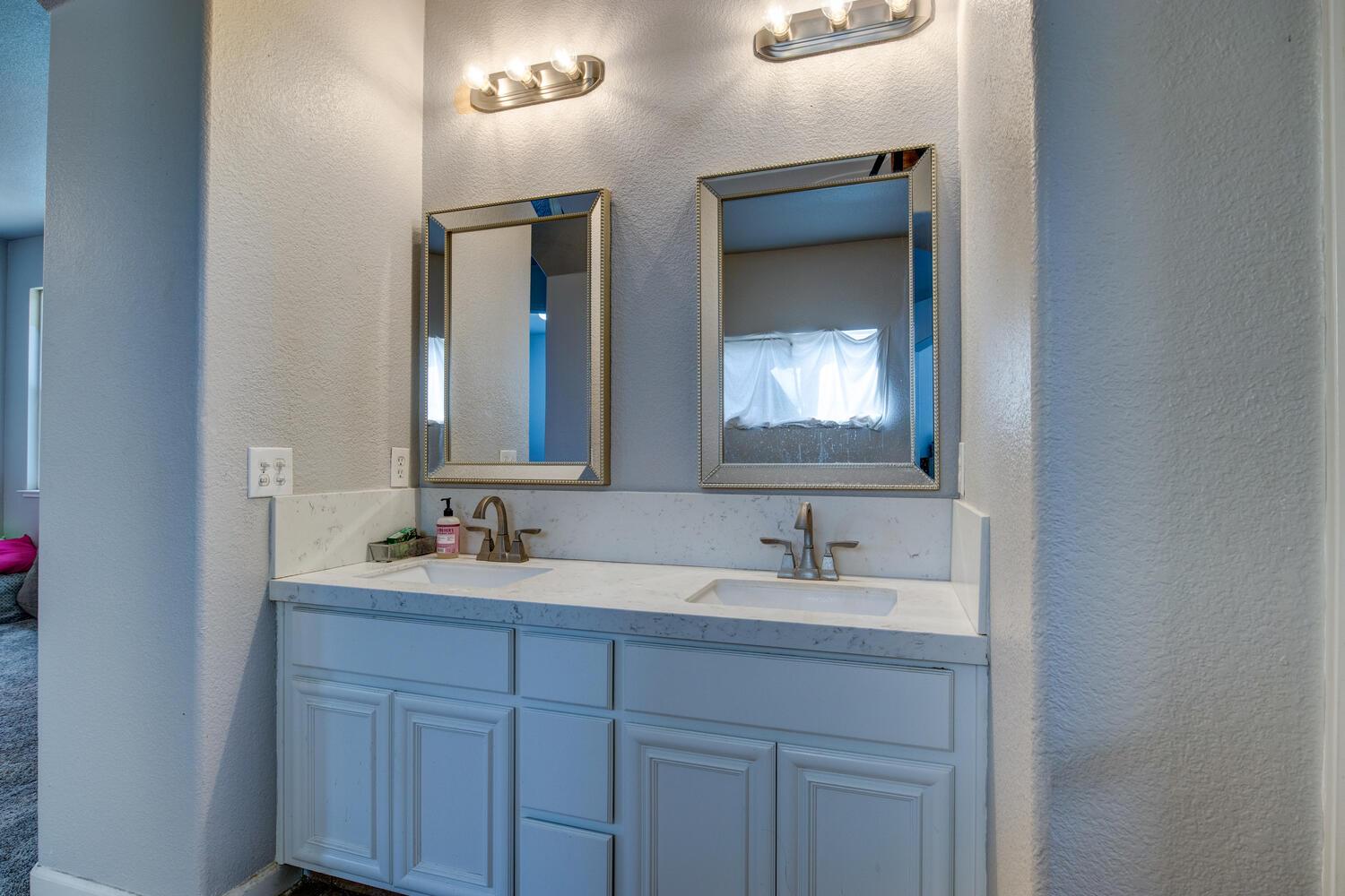 3006 Powers Ave, Riverbank, CA 95367