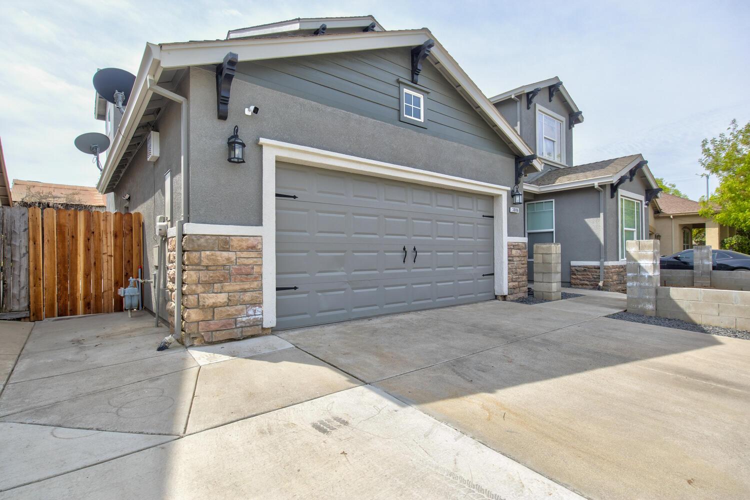 3006 Powers Ave, Riverbank, CA 95367