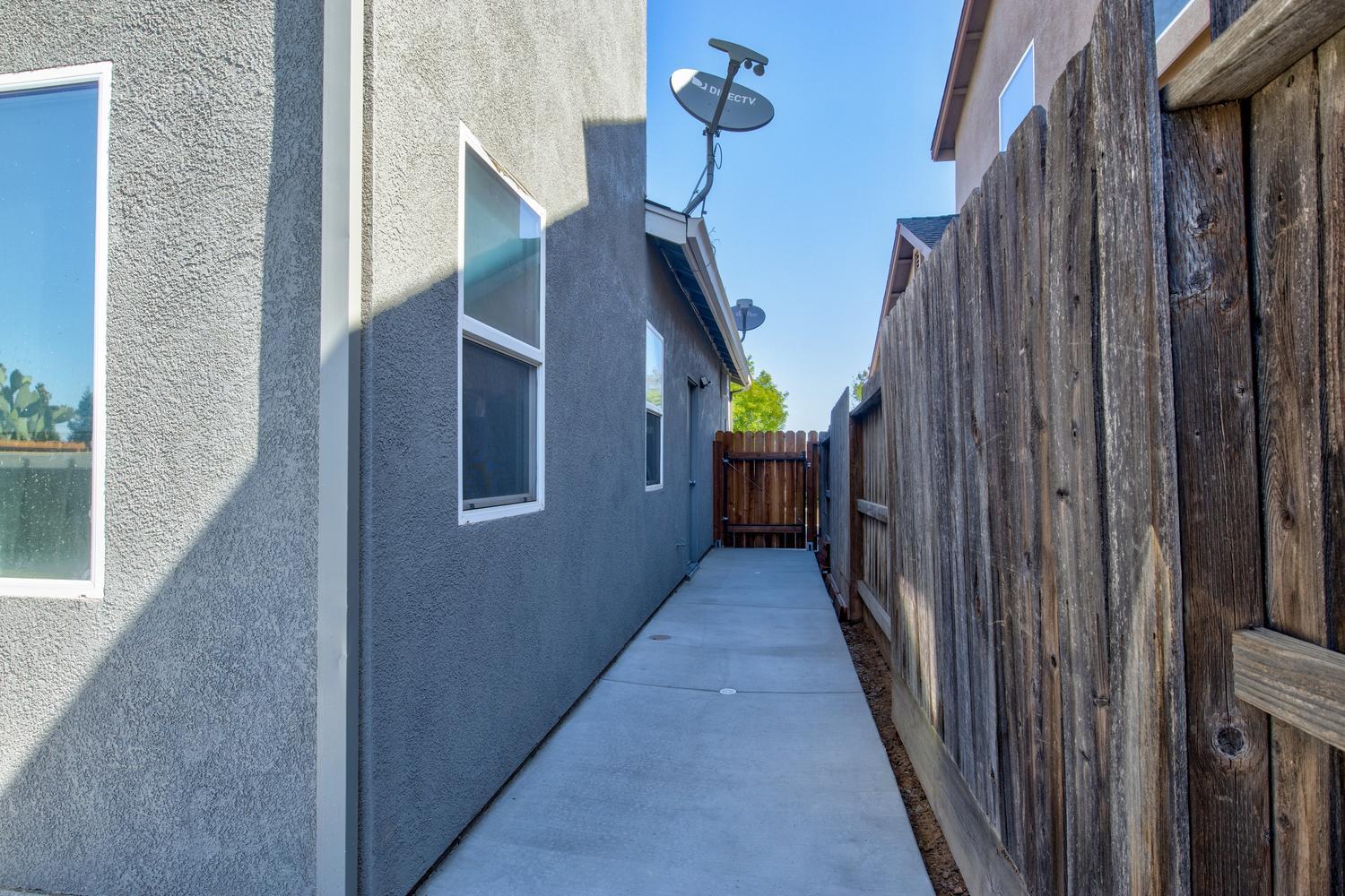 3006 Powers Ave, Riverbank, CA 95367