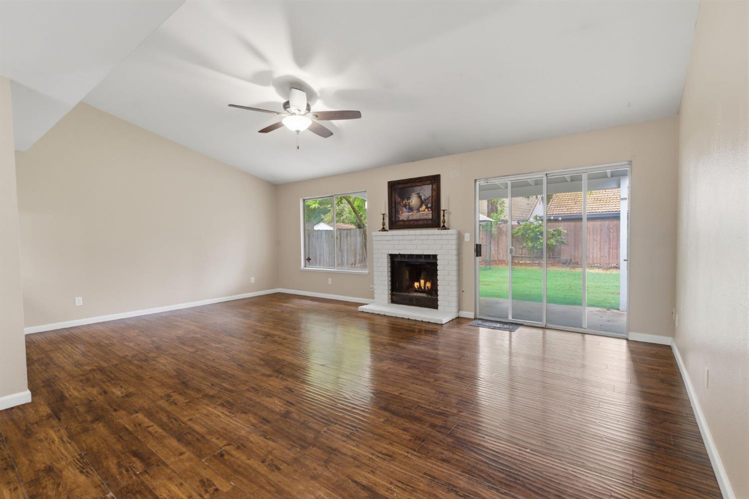 1521 January Dr, Modesto, CA 95358