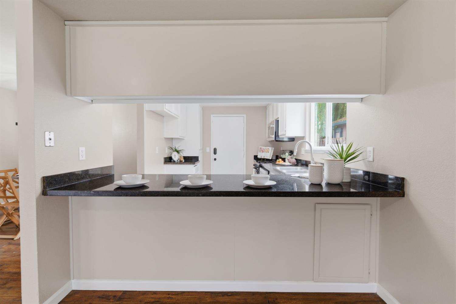 1521 January Dr, Modesto, CA 95358