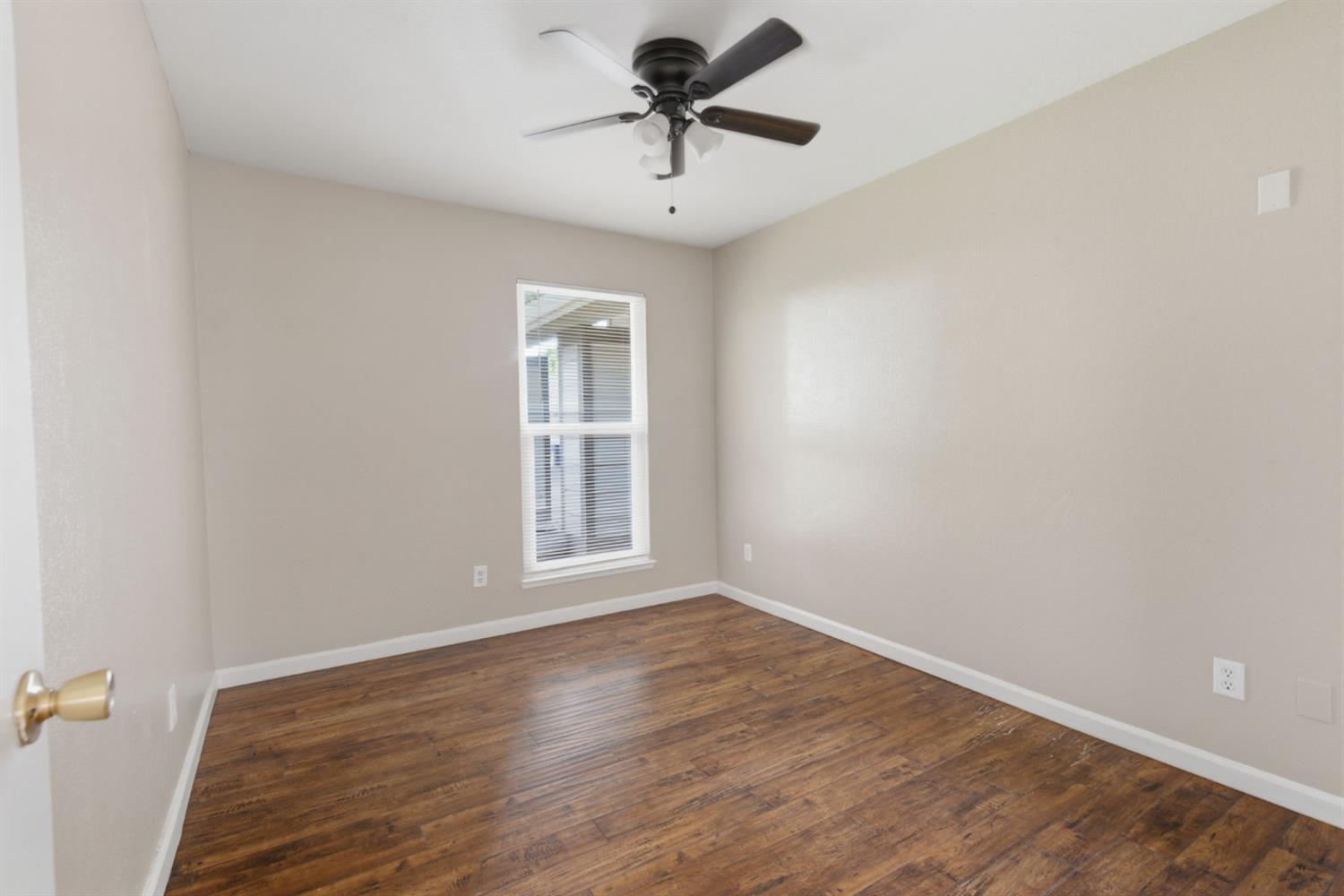 1521 January Dr, Modesto, CA 95358