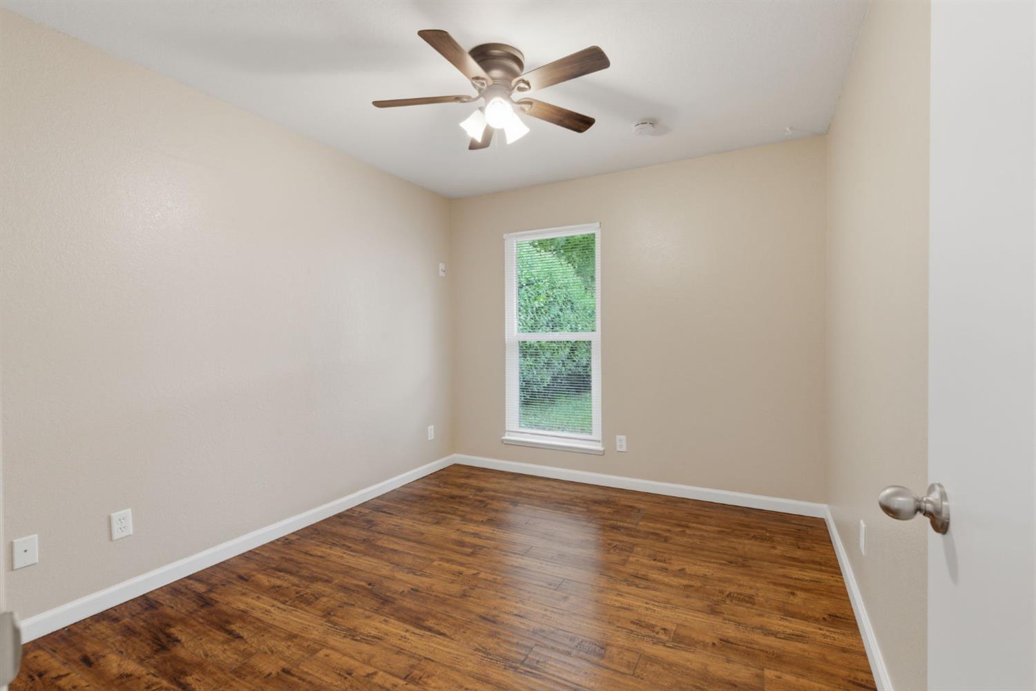 1521 January Dr, Modesto, CA 95358