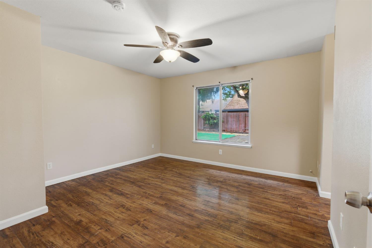 1521 January Dr, Modesto, CA 95358