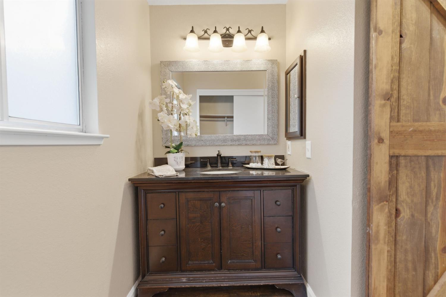 1521 January Dr, Modesto, CA 95358