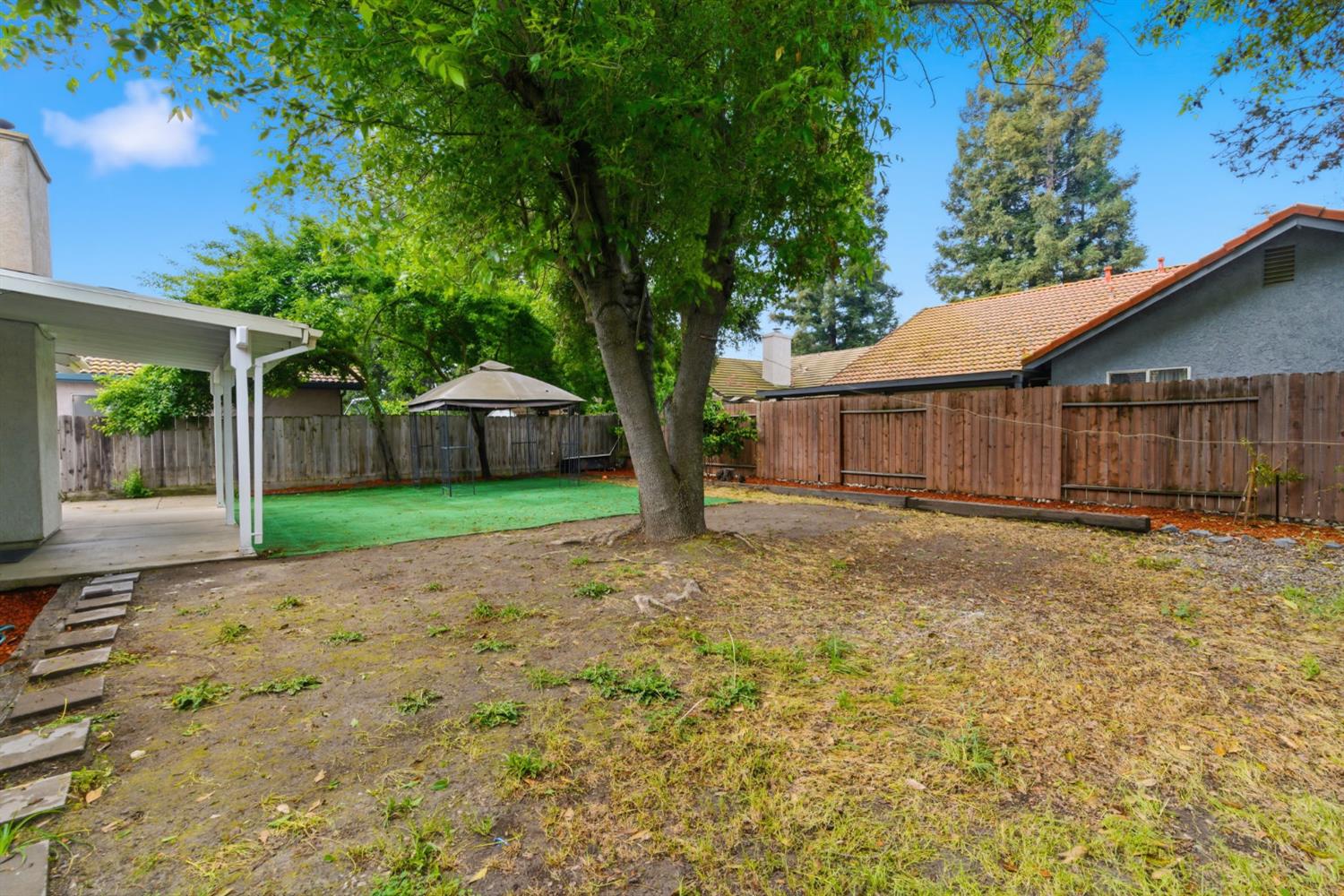 1521 January Dr, Modesto, CA 95358