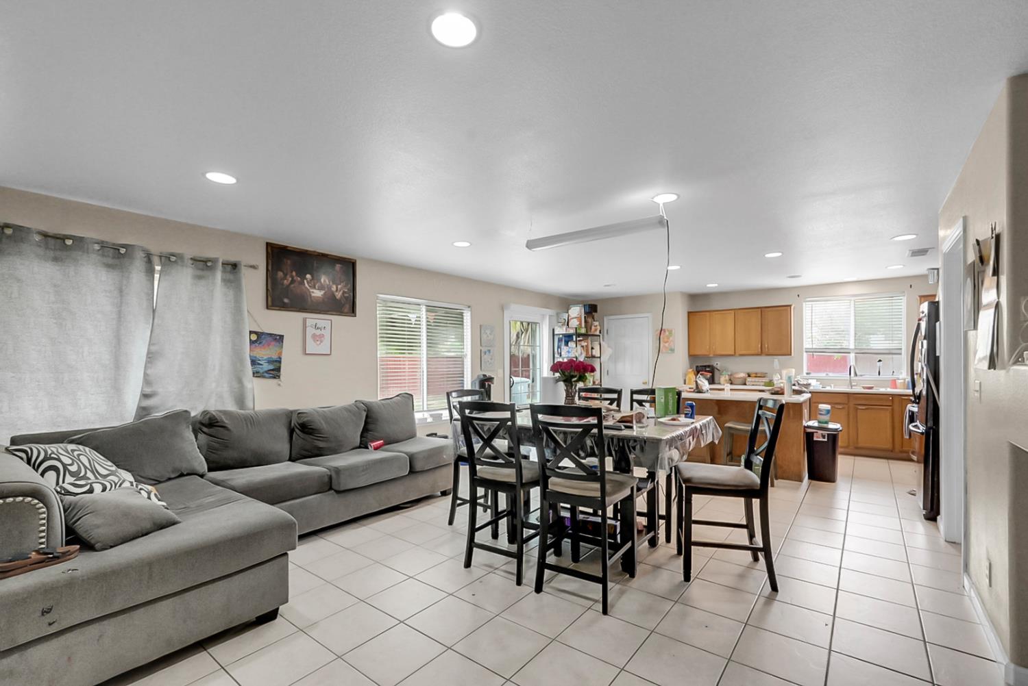 748 Heron Dr, Los Banos, CA 93635