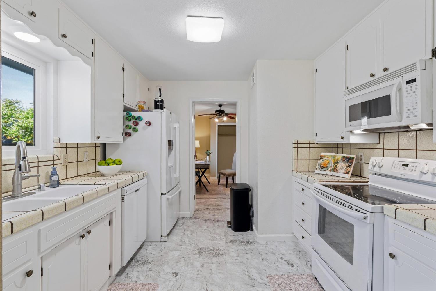 748 Melva Ave, Oakdale, CA 95361