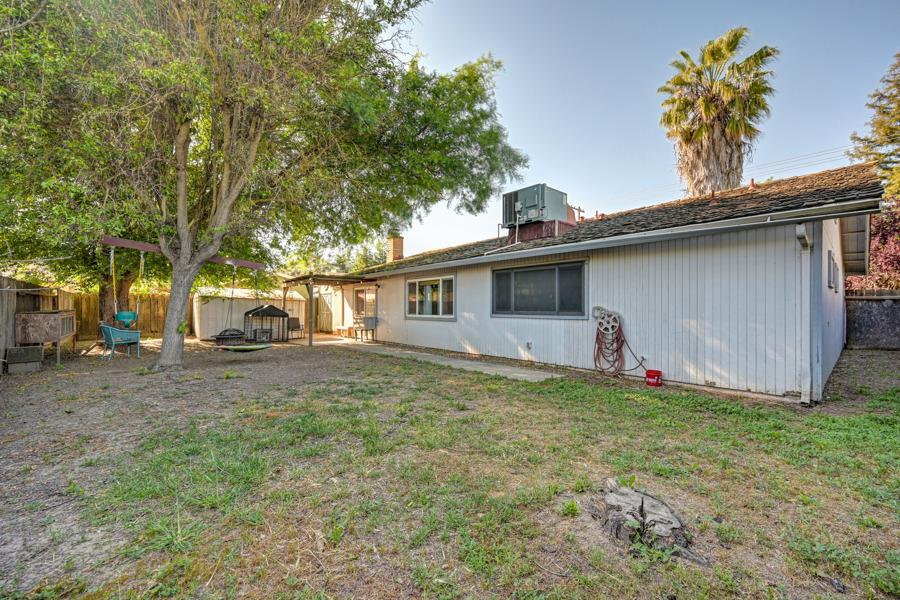 2624 Woodland Ave, Modesto, CA 95358