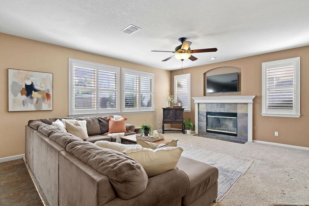 2104 Huxley Way, Modesto, CA 95356