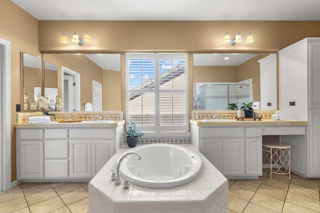 2104 Huxley Way, Modesto, CA 95356