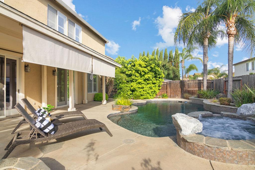 2104 Huxley Way, Modesto, CA 95356