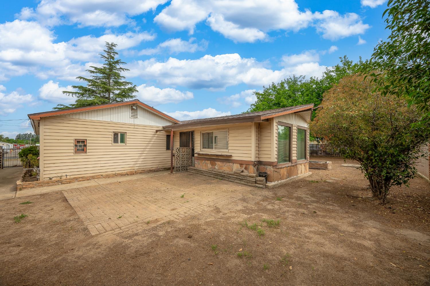 13230 4th St, Hickman, CA 95323