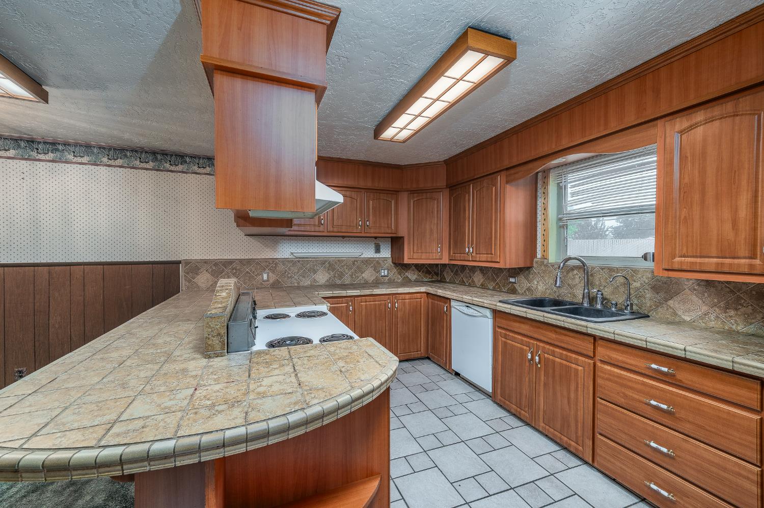 13230 4th St, Hickman, CA 95323