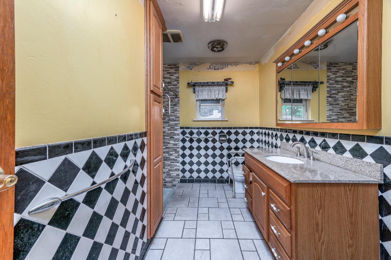 13230 4th St, Hickman, CA 95323