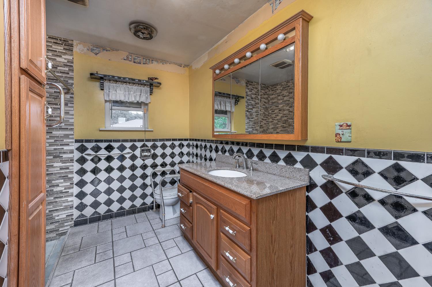 13230 4th St, Hickman, CA 95323