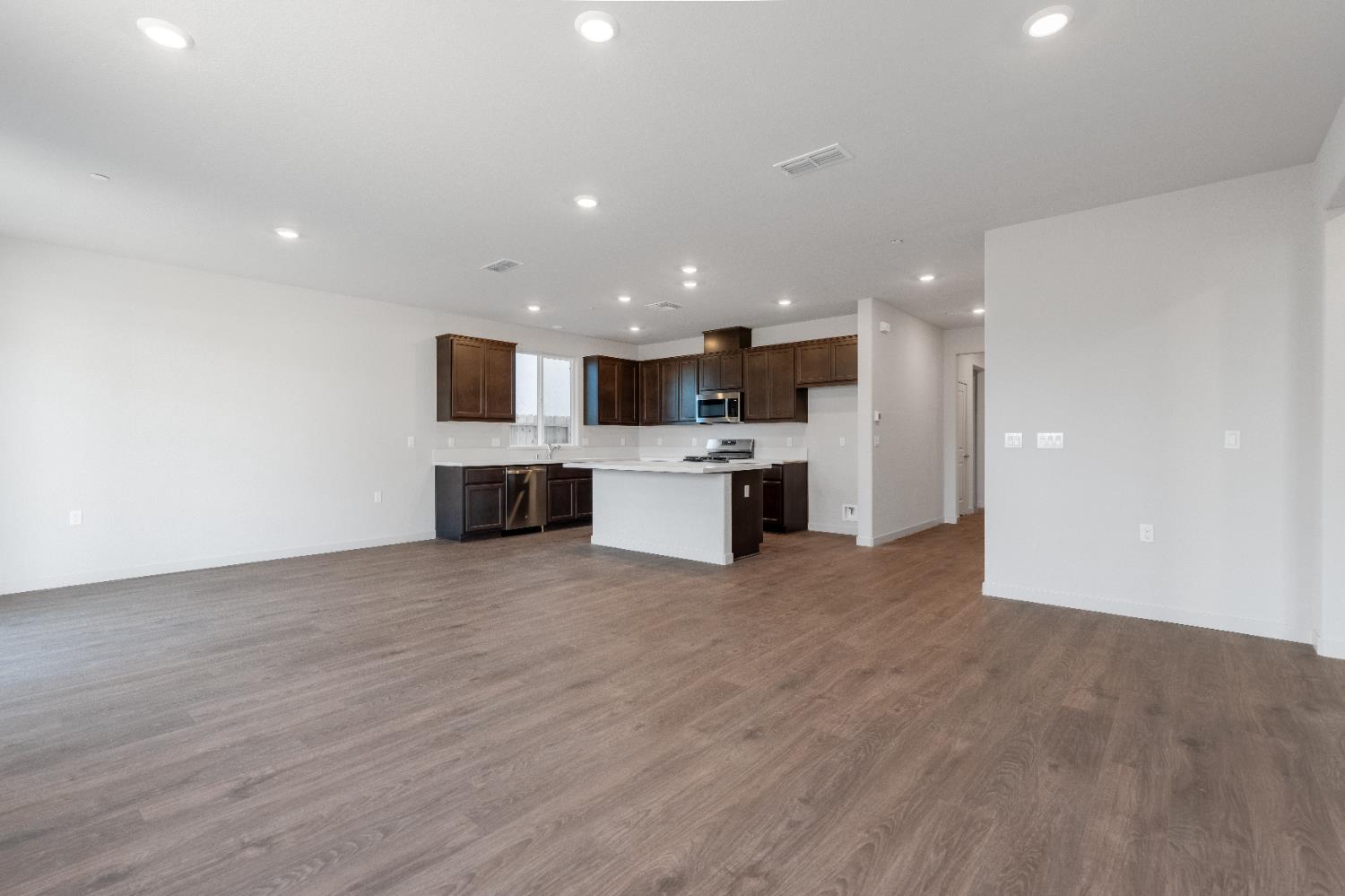 4735 Ariel St, Keyes, CA 95328