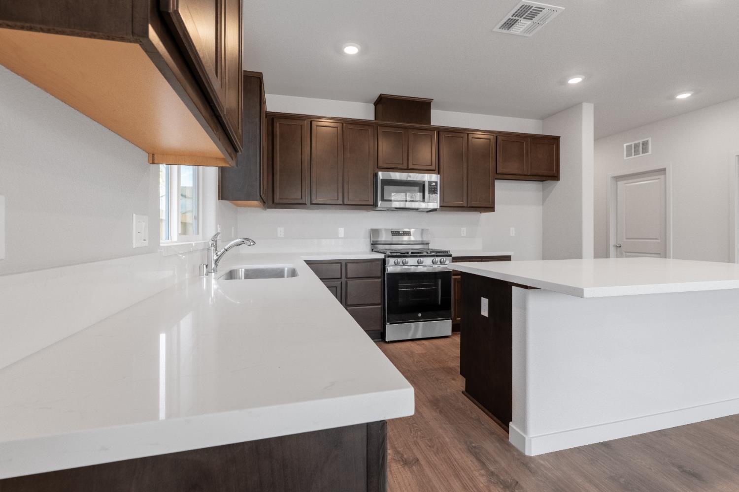 4735 Ariel St, Keyes, CA 95328