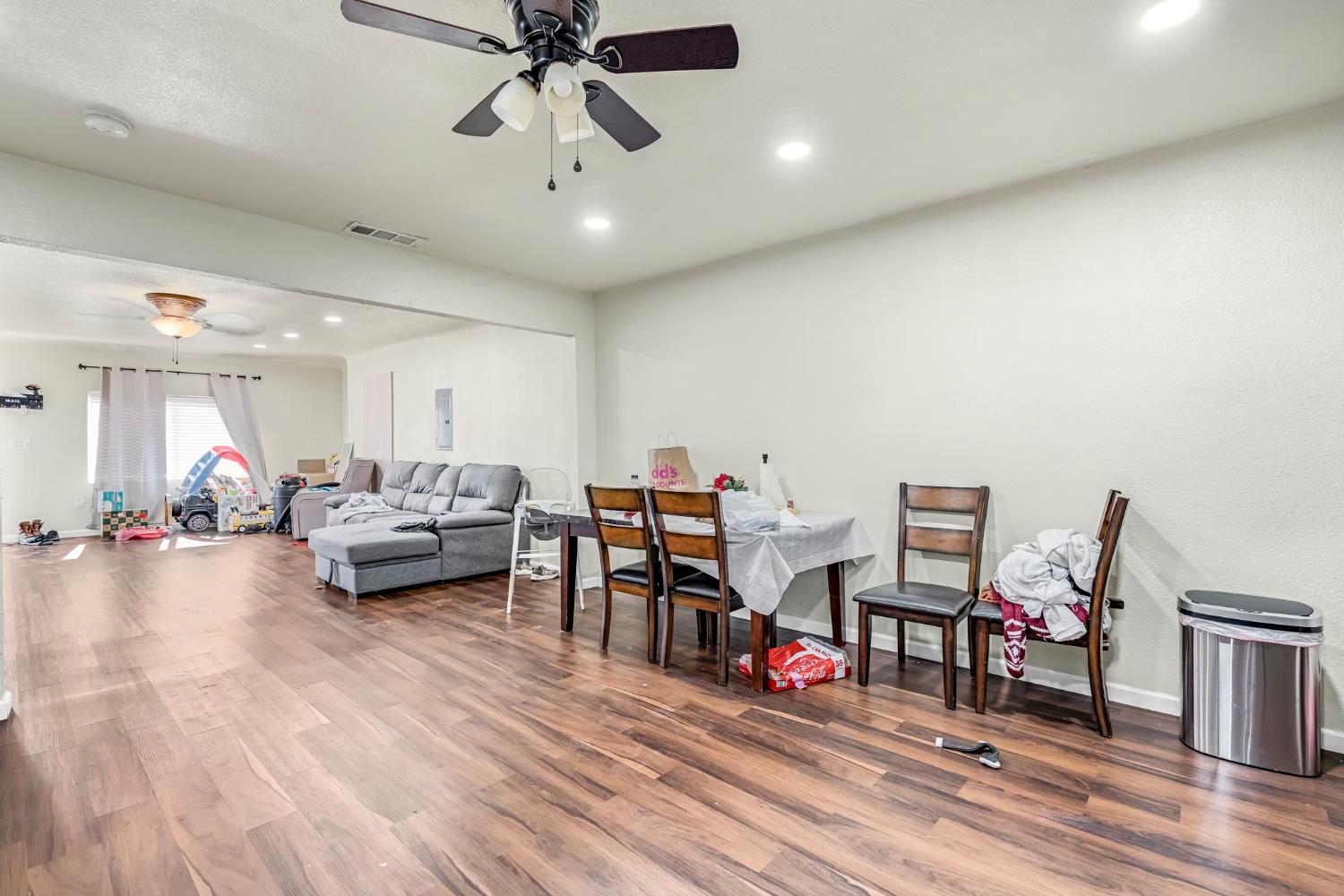 24110 Avenue 14, Madera, CA 93637