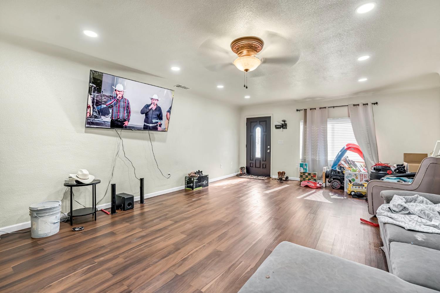 24110 Avenue 14, Madera, CA 93637