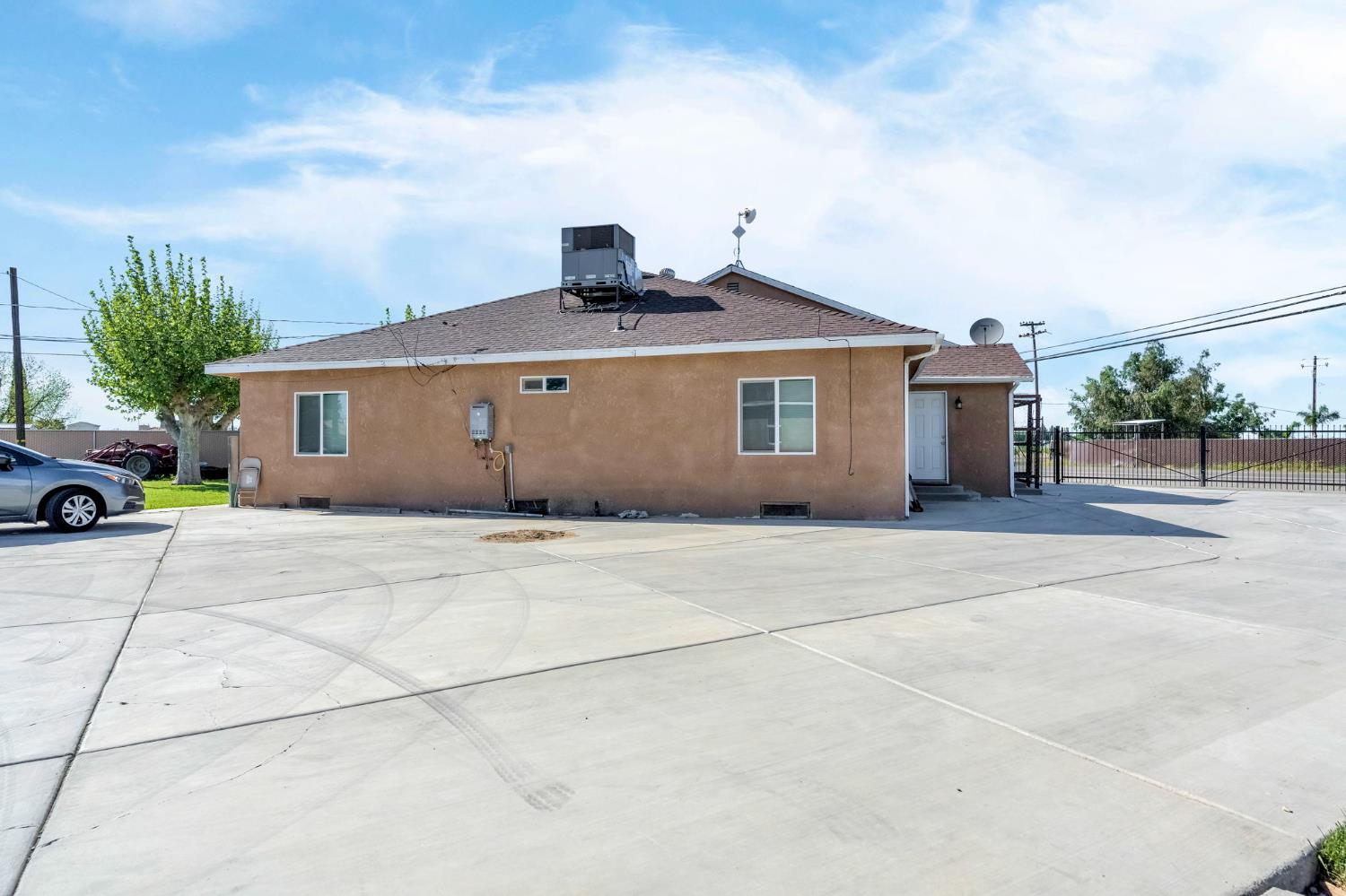 24110 Avenue 14, Madera, CA 93637