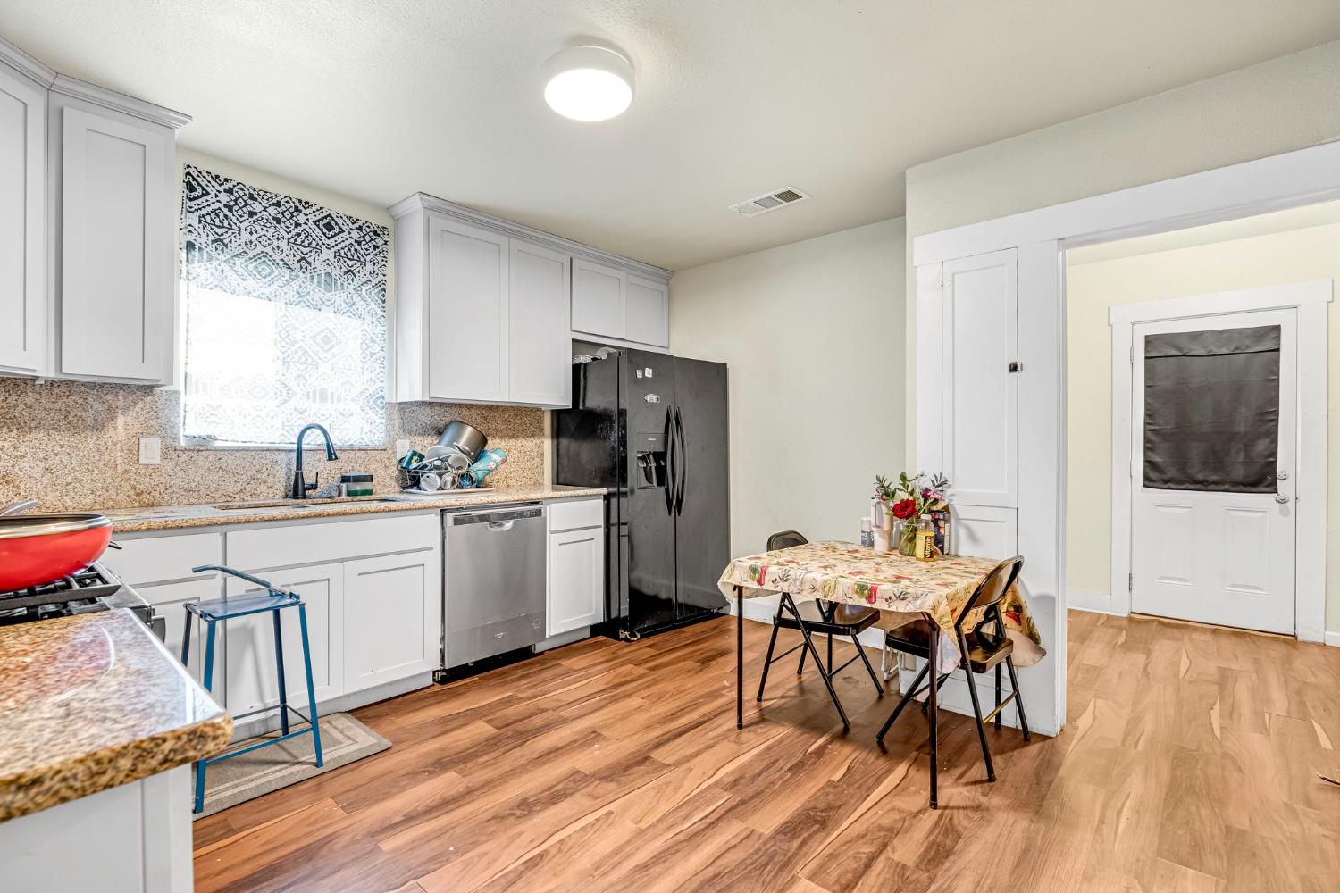 24110 Avenue 14, Madera, CA 93637