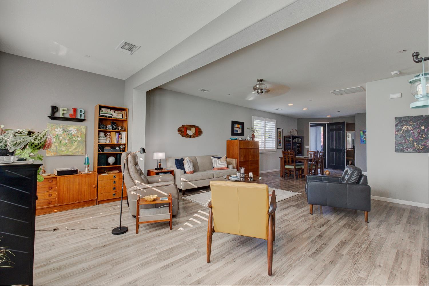 1635 Arbor Brook Dr, Manteca, CA 95336