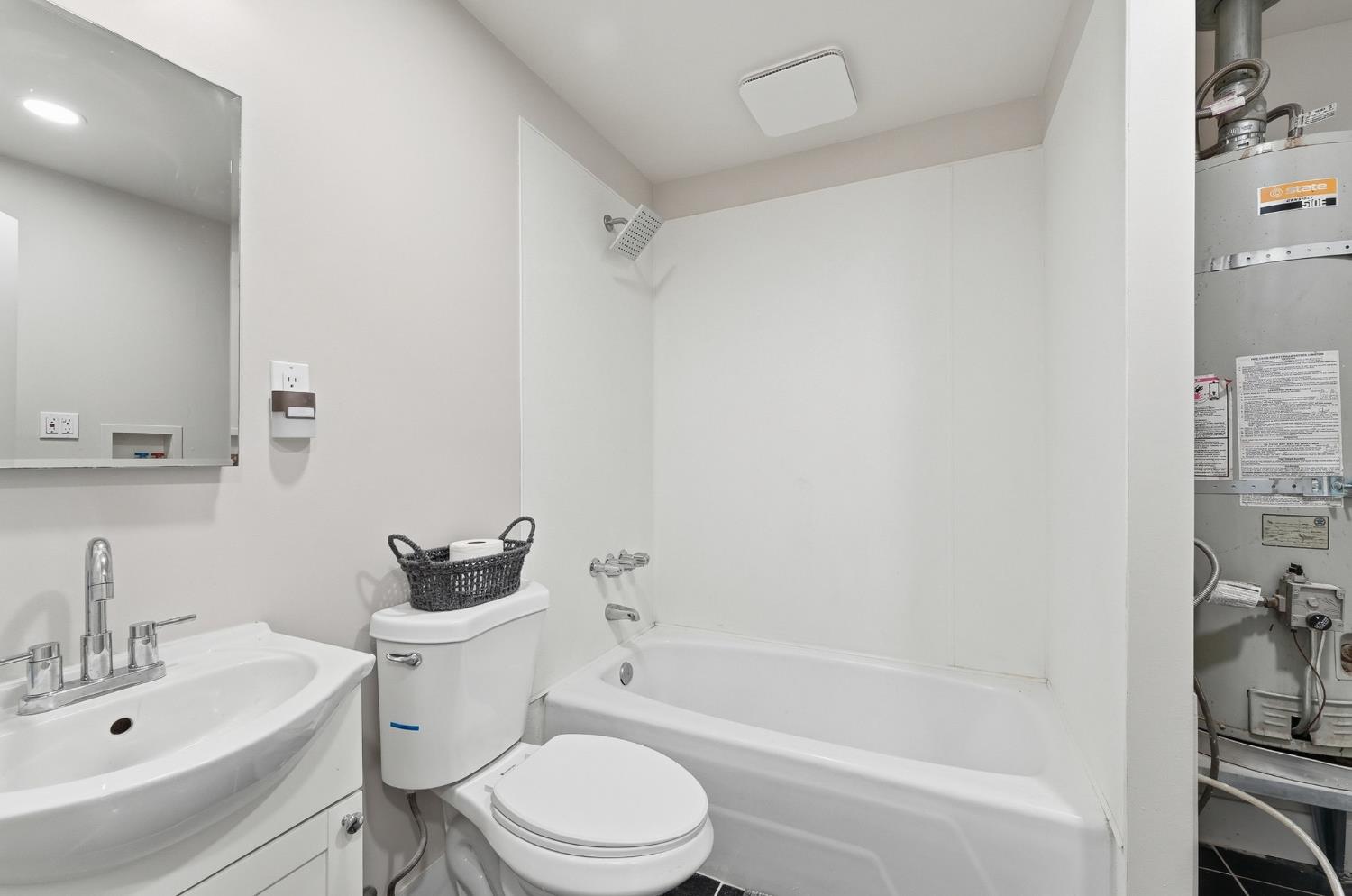 613 Beard Ave, Modesto, CA 95354