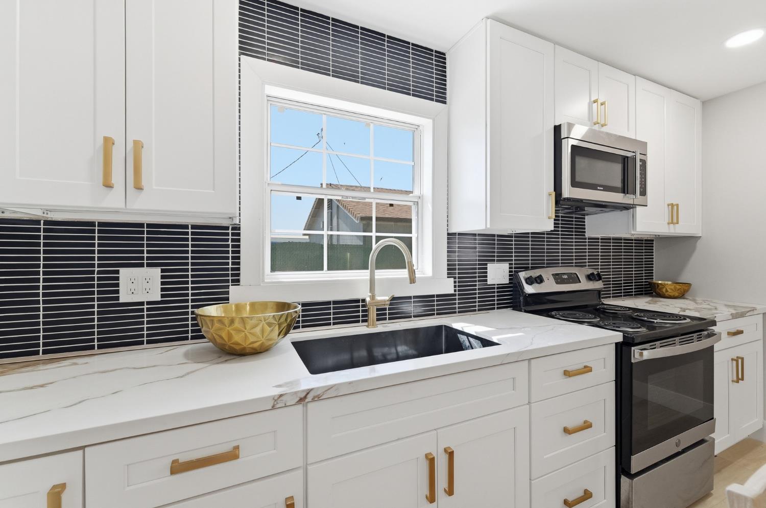 613 Beard Ave, Modesto, CA 95354