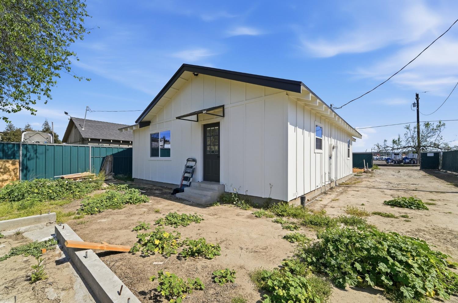 613 Beard Ave, Modesto, CA 95354