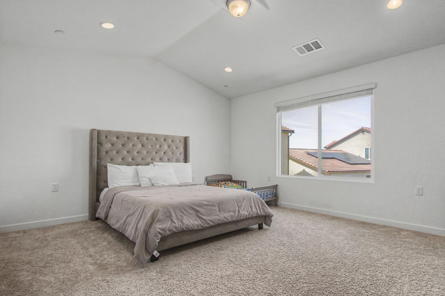 1183 Ponderosa Way, Madera, CA 93636