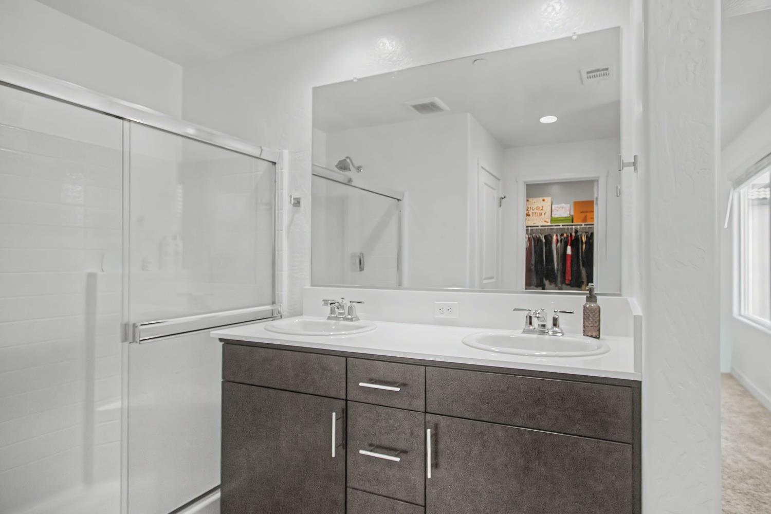 1183 Ponderosa Way, Madera, CA 93636