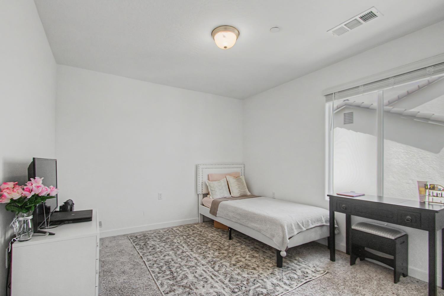 1183 Ponderosa Way, Madera, CA 93636