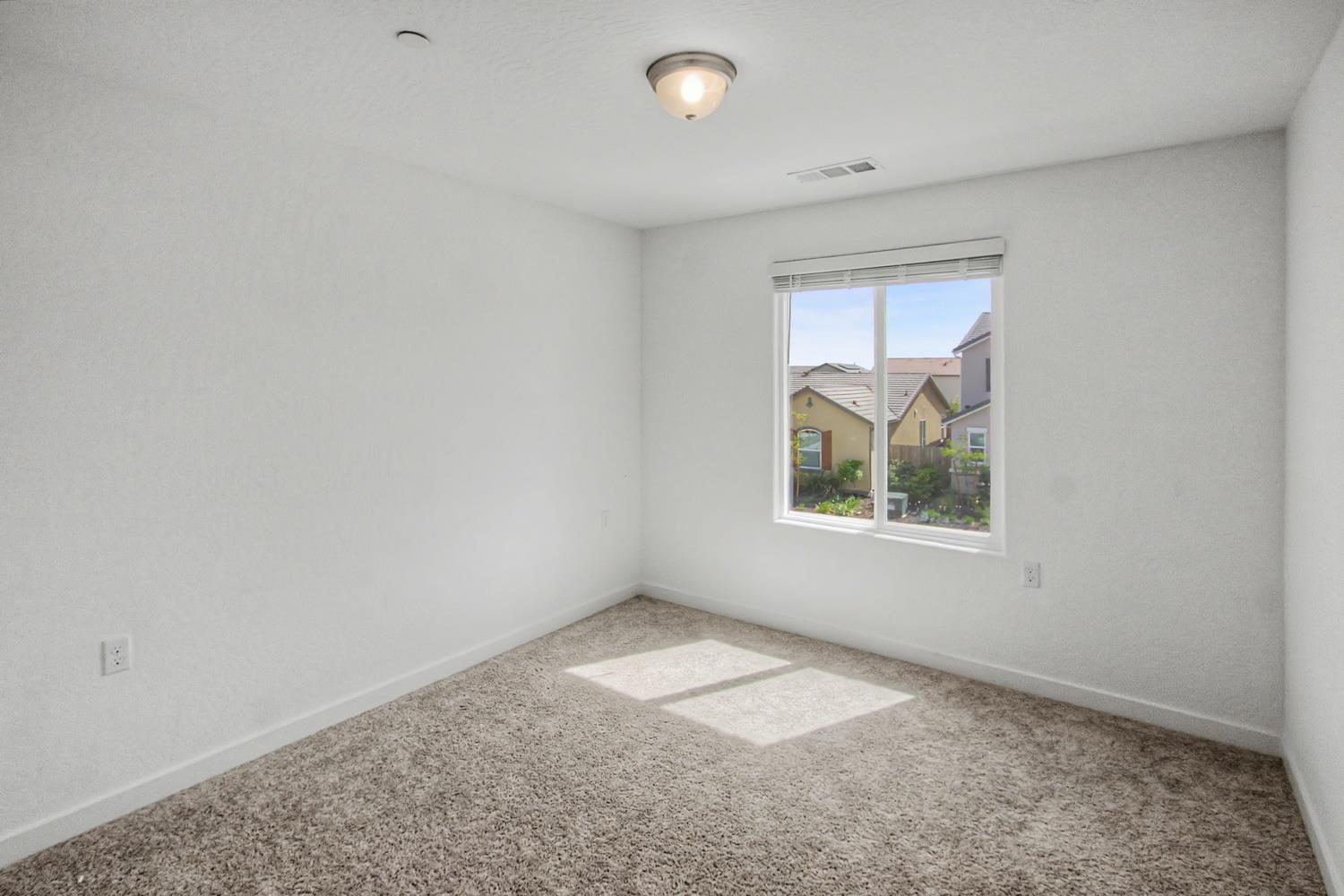 1183 Ponderosa Way, Madera, CA 93636