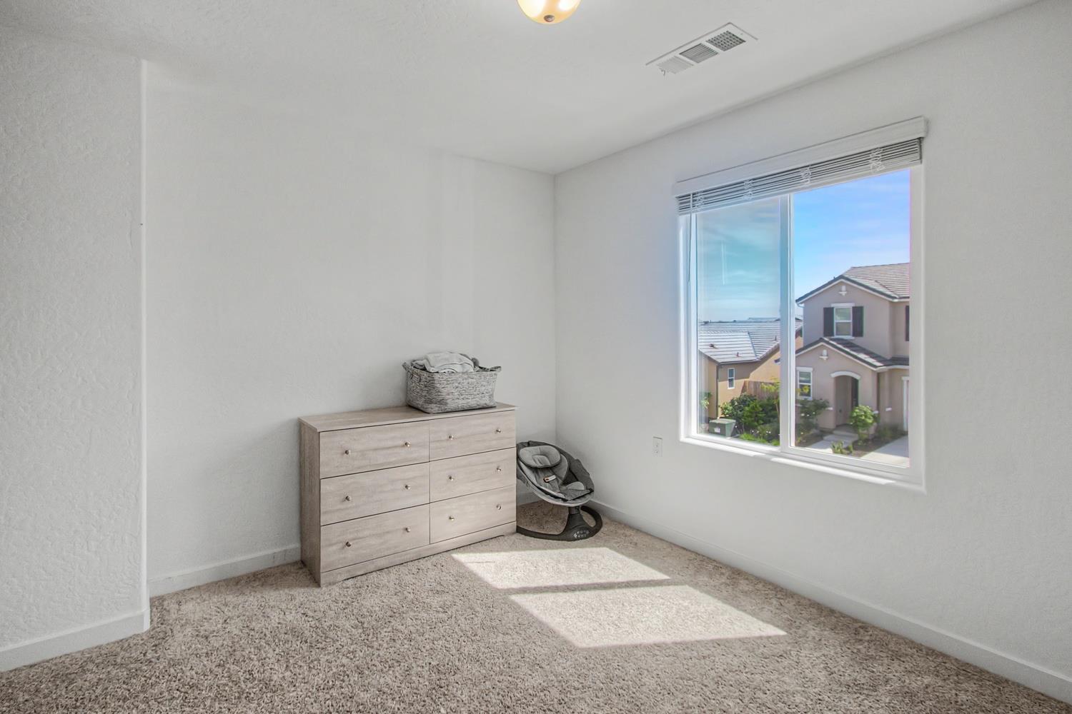 1183 Ponderosa Way, Madera, CA 93636