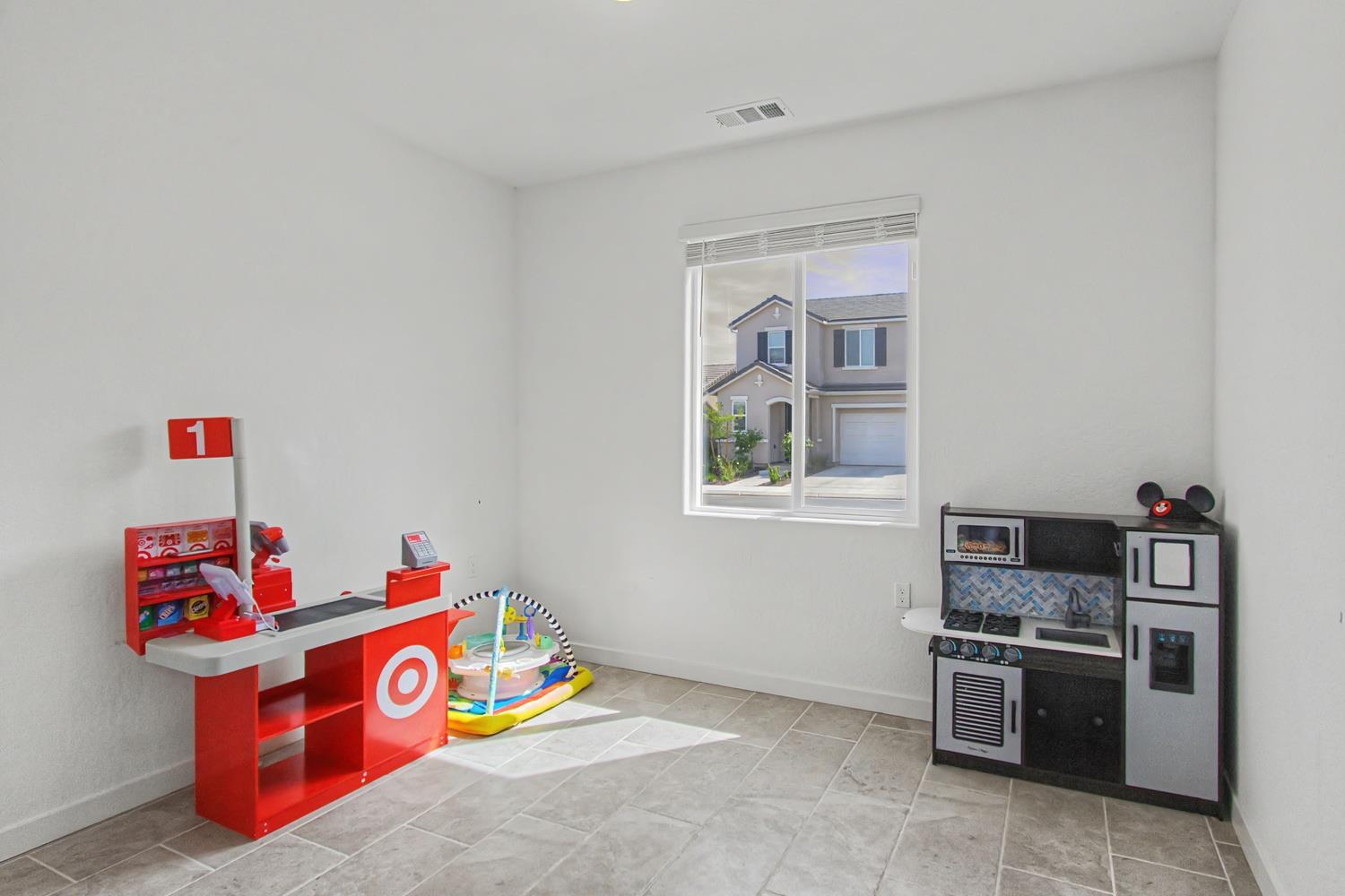 1183 Ponderosa Way, Madera, CA 93636