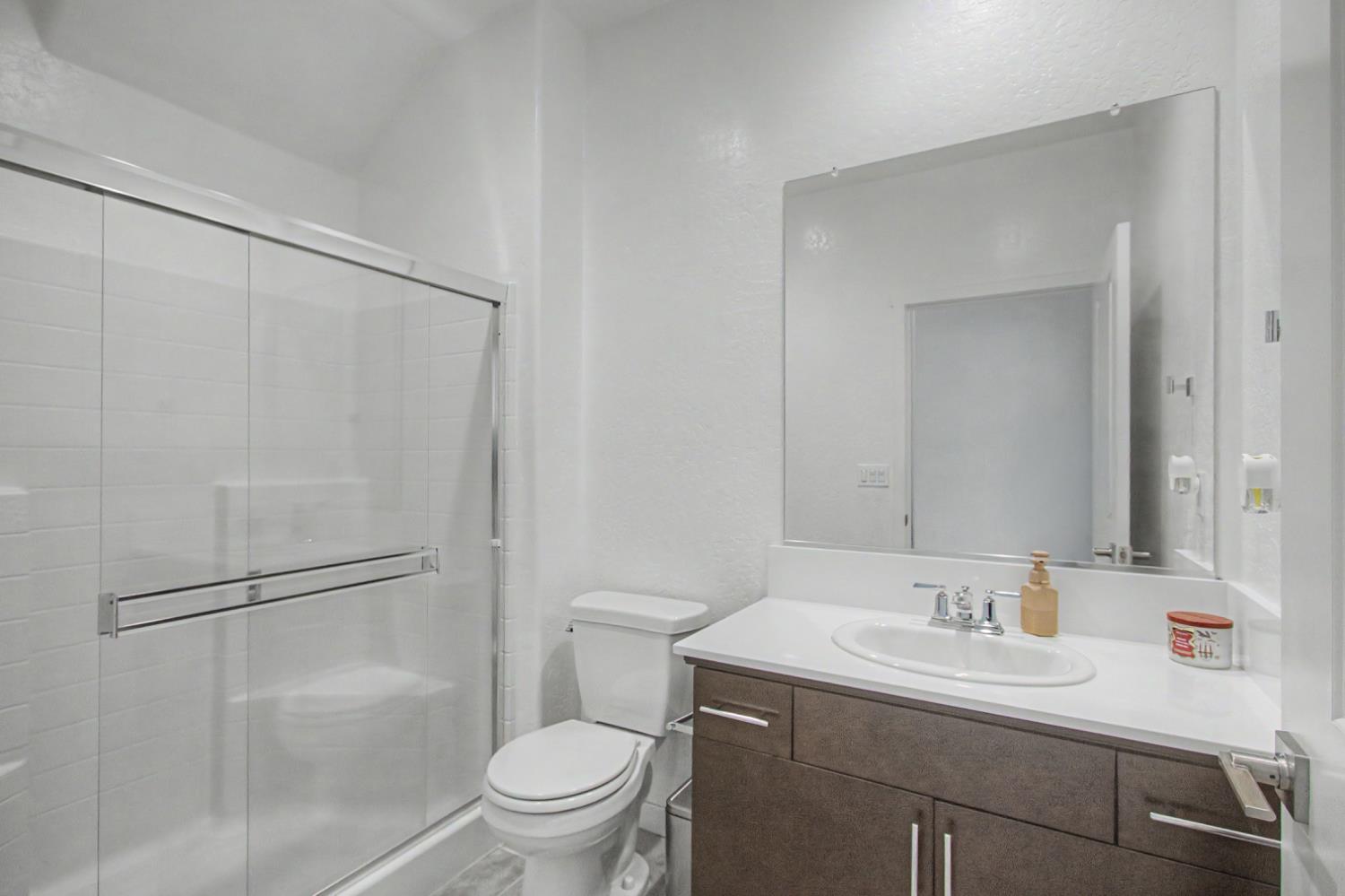 1183 Ponderosa Way, Madera, CA 93636