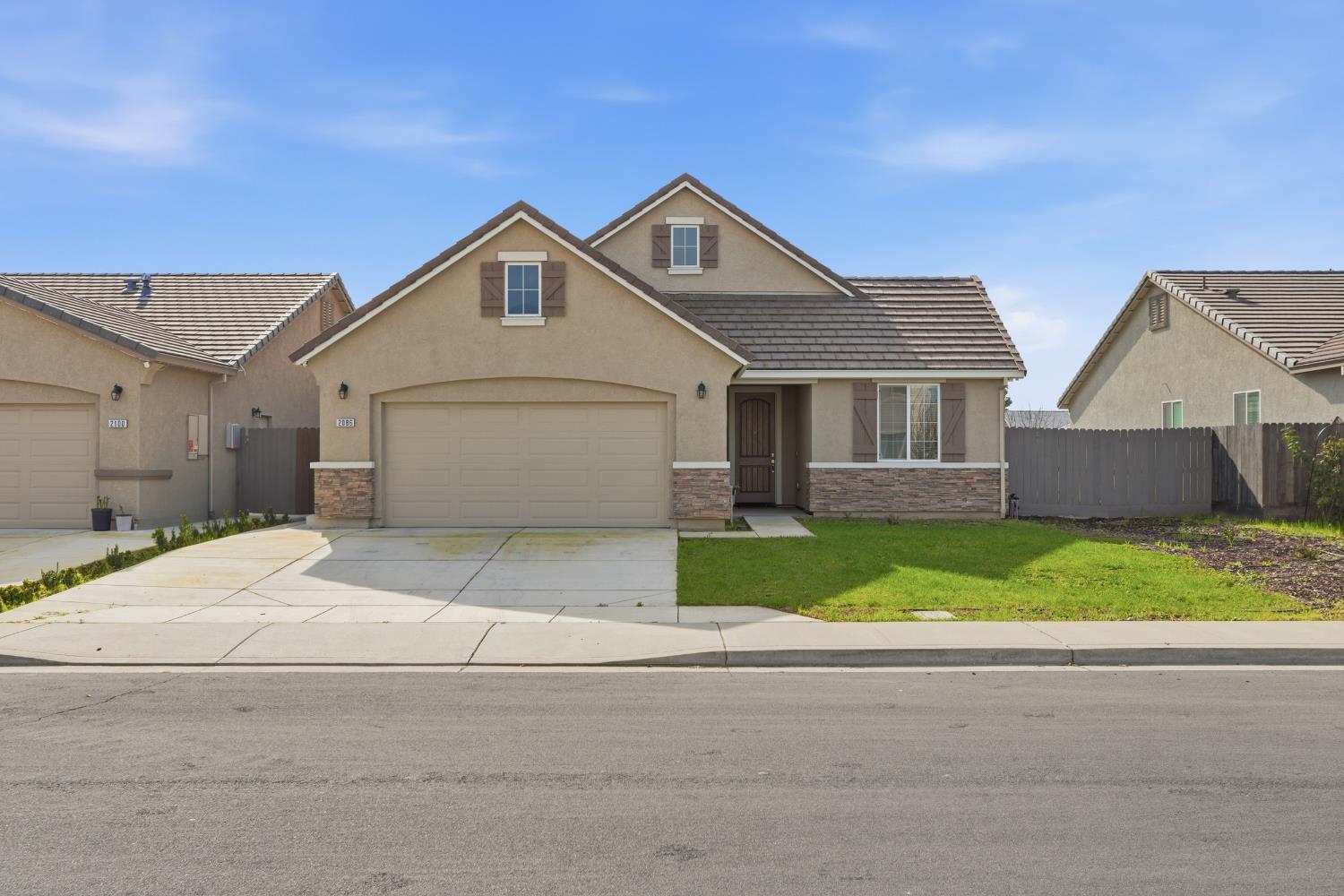 2086 Grapevine Dr, Livingston, CA 95334