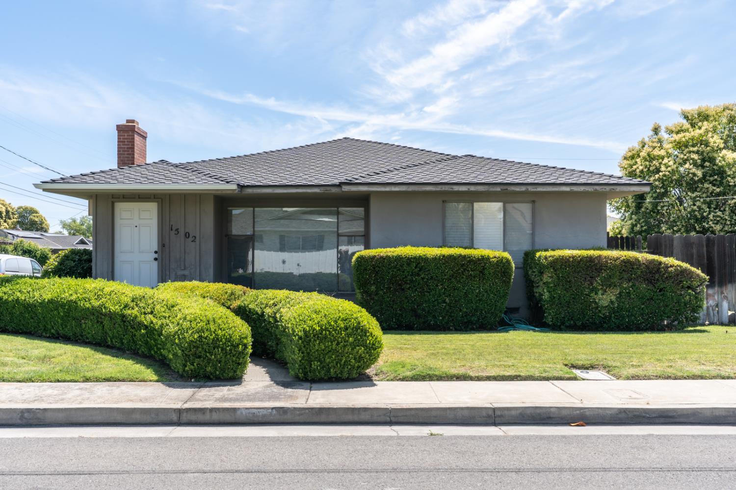 1502 Paradise Lane, Los Banos, CA 93635