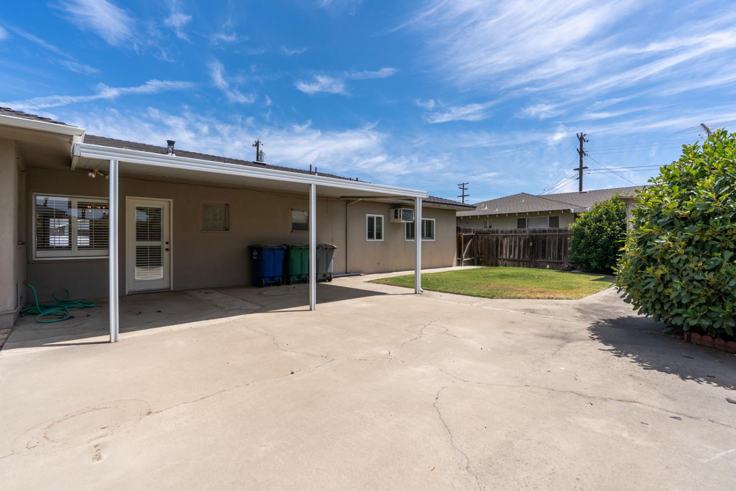 1502 Paradise Lane, Los Banos, CA 93635