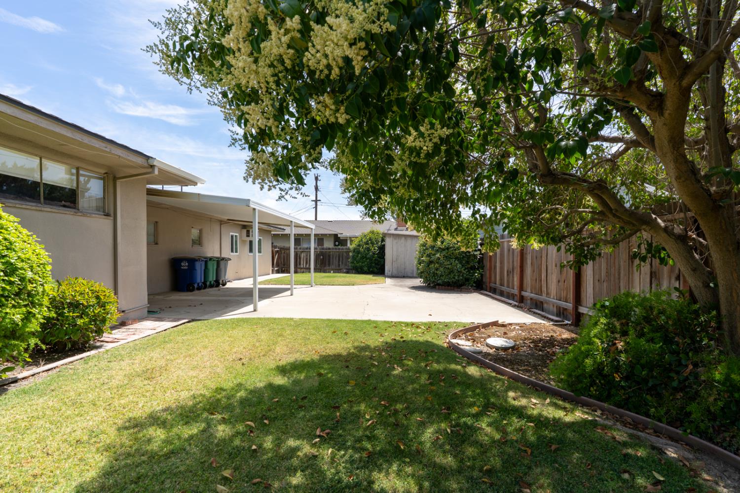 1502 Paradise Lane, Los Banos, CA 93635