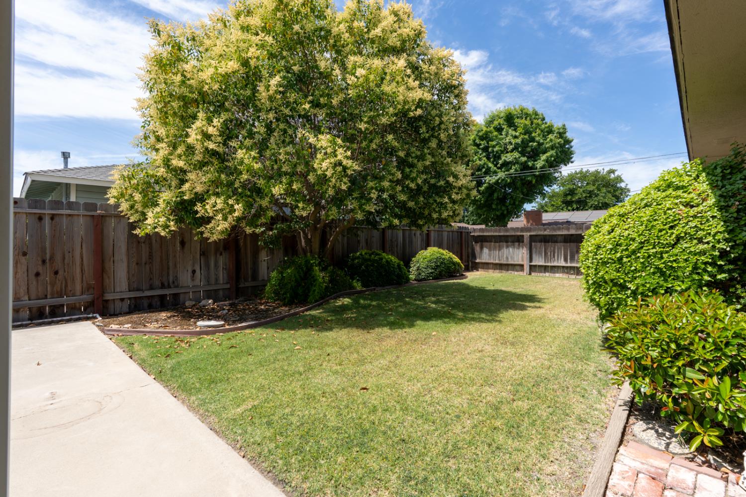 1502 Paradise Lane, Los Banos, CA 93635