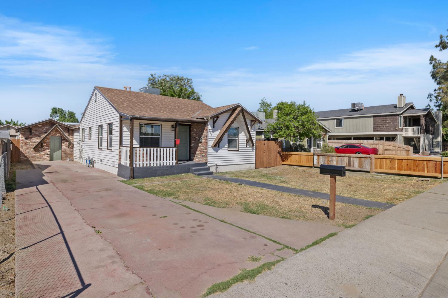 210 E Bush St, Lemoore, CA 93245