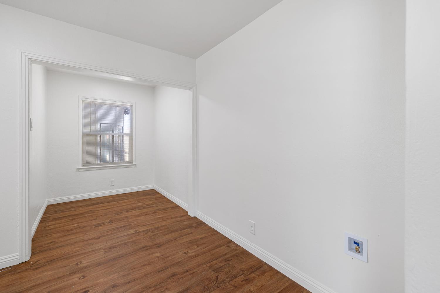 210 E Bush St, Lemoore, CA 93245