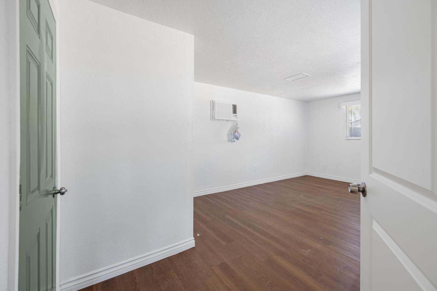 210 E Bush St, Lemoore, CA 93245